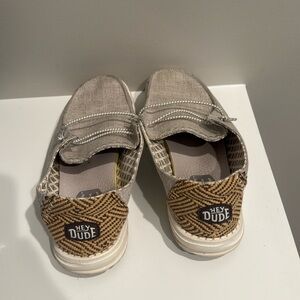 Hey dudes only wore twice